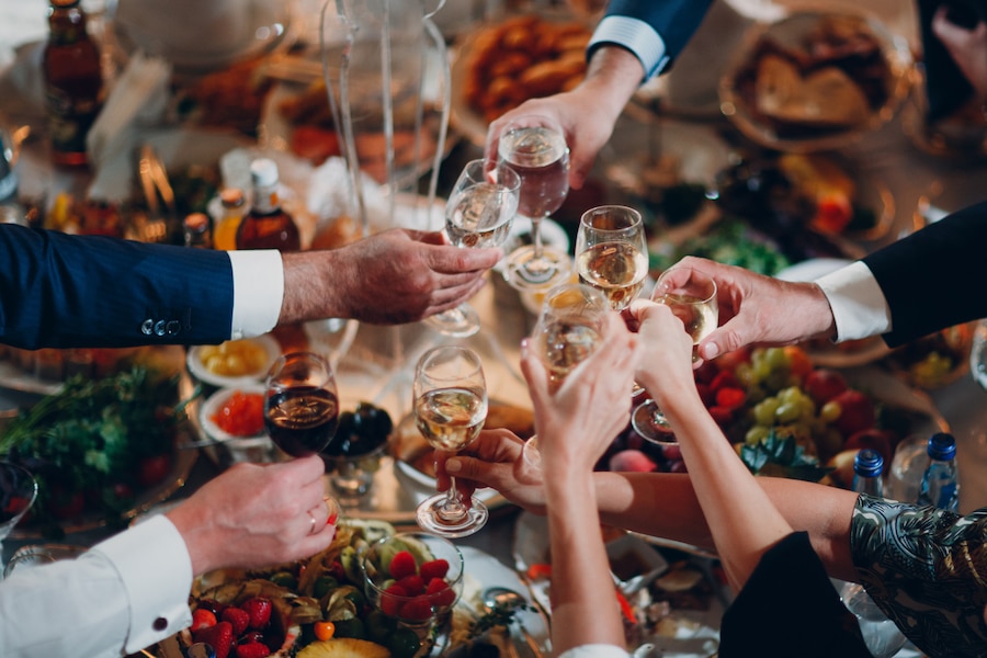 Read more about the article Merry and Bright: Your Ultimate Stress-Free Holiday Party Planning Checklist  